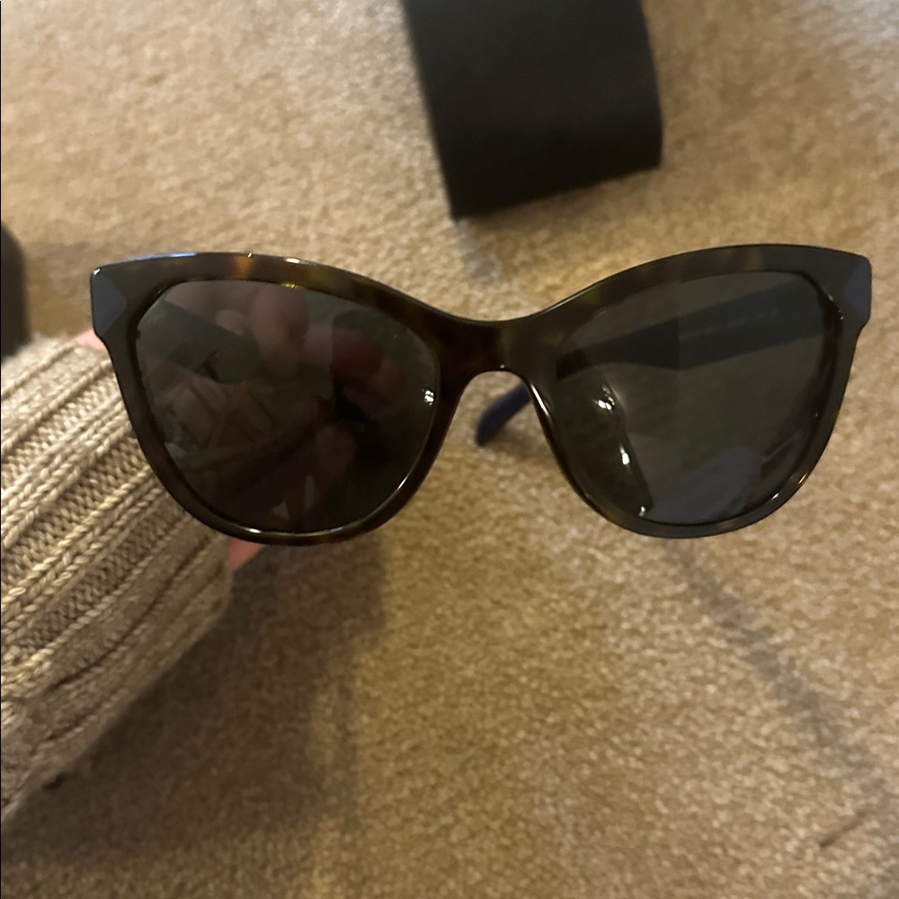 Prada Black Textured Box - Picture 6 of 8
